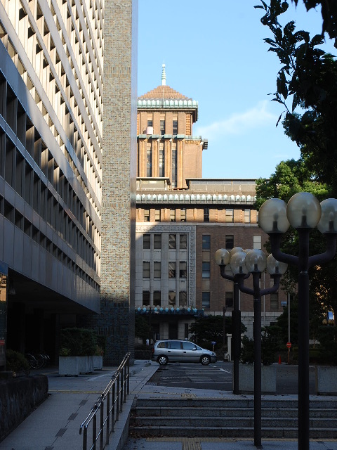 横浜市中区日本大通りの神奈川県庁本庁舎(昭和モダン建築探訪)_f0142606_16001669.jpg