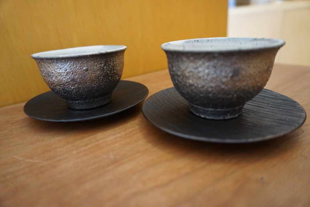 工房くさなぎさんの拭き漆豆皿と茶杯_b0132442_13450278.jpeg
