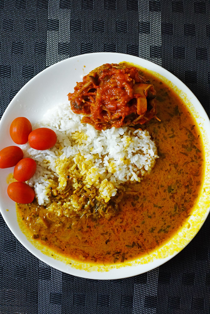 ウチで食べよう　スカルペッターズの持ち帰りカレー　スパイスハーブカレー_b0049152_14563386.jpg