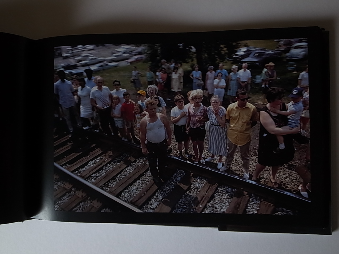 RFK FUNERAL TRAIN / Paul Fusco_a0227034_13182694.jpg