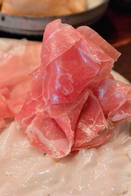 【(東京グルメ)再びの西荻窪「カントニクス」で 絶品「エアハム」と「燗酒」と「羊肉」!!】_a0005436_19351007.jpg