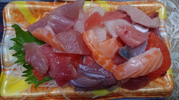 4/20夕飯 キリン一番搾り、宝焼酎お茶割り、牛乳割、焼うどん、海鮮盛り@自宅_b0042308_00040572.jpg