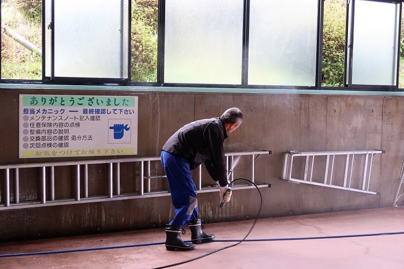 コヴィッド19が欧州の嘘を蹴散らす時_f0076731_20422877.jpg
