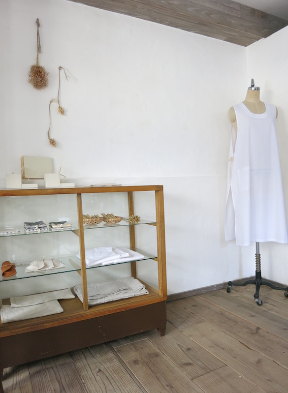 小さい部屋の通信販売_e0407037_14543980.jpg