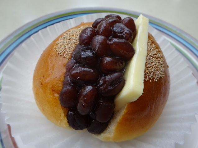 今朝の朝食 ~ あんバター_b0405262_19014380.jpg