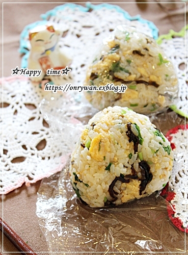 焼きそばと具たくさんおむすび・ダブル炭水化物弁当♪_f0348032_16142843.jpg