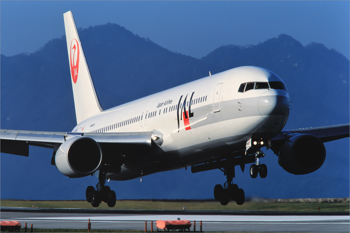 Stockroom 14 - 旧広島空港_c0308259_00432252.jpg