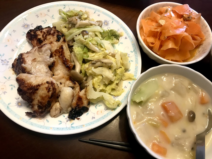 4/23木☆鶏むね肉の塩麹焼き&ニンジンサラダ_c0212604_12262650.jpg
