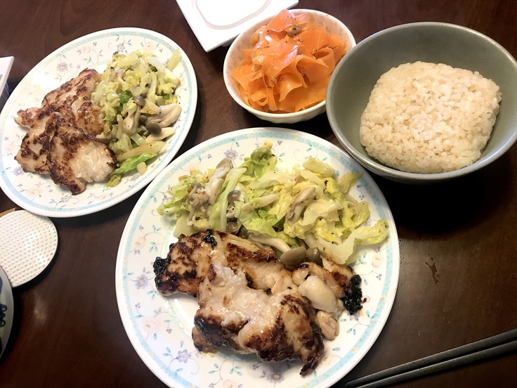 4/23木☆鶏むね肉の塩麹焼き&ニンジンサラダ_c0212604_12281177.jpg