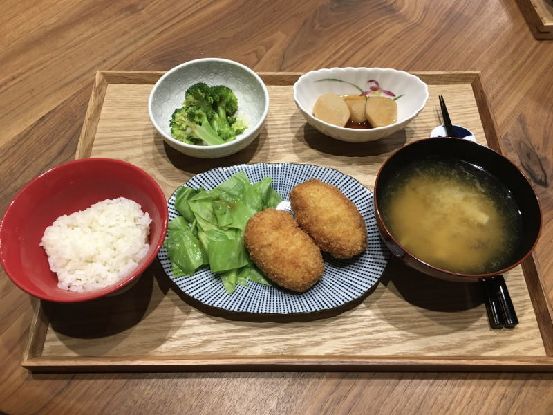 献立 コロッケ 茹でブロッコリー 里芋の煮物 豆腐のお味噌汁 Kajuの 今日のお料理 簡単レシピ 献立 コロッケ 茹でブロッコリー 里芋の煮物 豆腐のお味噌汁 Kajuの 今日のお料理 簡単レシピ