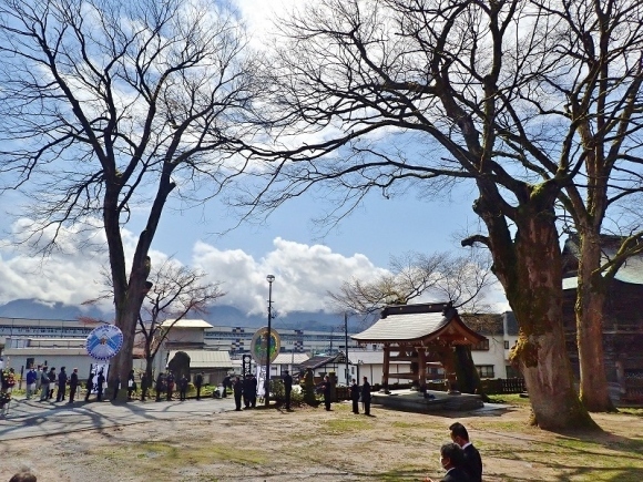 コロナでお葬式も様変わりです_c0336902_16090833.jpg