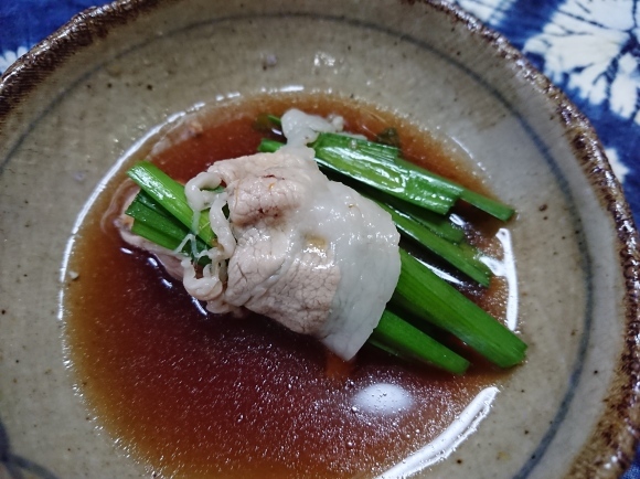4/26夕飯 サッポロそれが人生、黒ラベル、宝焼酎お茶割り、ウーロン割り、韮しゃぶ@自宅_b0042308_00344736.jpg