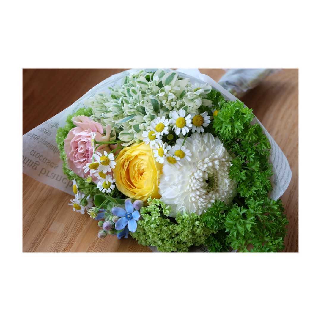 綺麗な花束に 心癒さ 焼き菓子hugel 綺麗な花束に 心癒さ 焼き菓子hugel