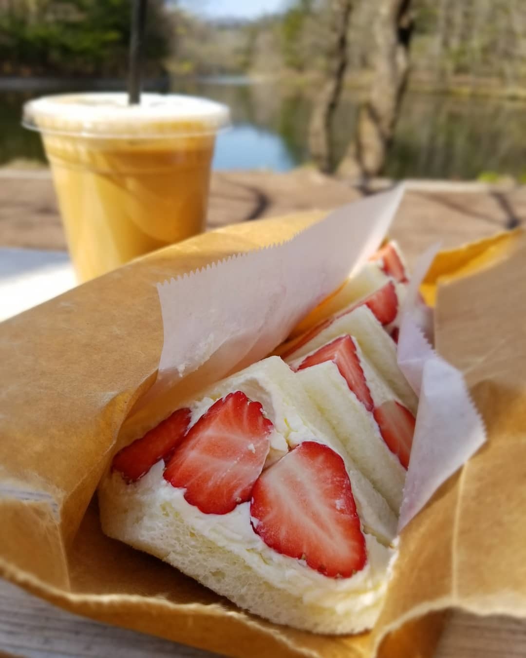 The Sugar Spot Coffee ＊ 苺のフルーツサンドをテイクアウト♪ ＜移転＞