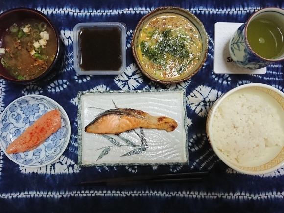 4/28宣言下21日目(休日11日目) 焼時鮭中辛納豆玉子辛子明太子定食@自宅_b0042308_11223160.jpg