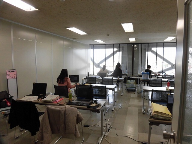 市役所も分散型ワークスタイル そして今日から「新型コロナウイルス感染拡大防止協力金」の受付開始 _f0141310_08041974.jpg