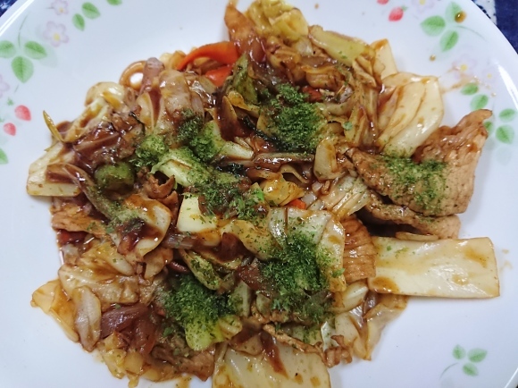 4/28夕飯 黒ラベル、99.99クリアレモン、牛乳割、たことマッシュルームのアヒージョ、ソース焼そば麺なし@自宅_b0042308_12113643.jpg