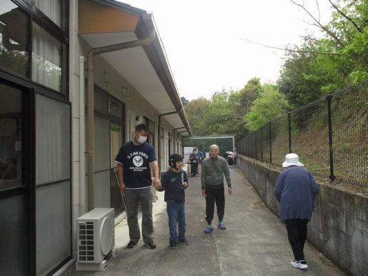 4/28 朝の散歩_a0154110_08182747.jpg
