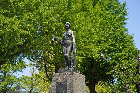 横浜・山下公園付近を歩く_a0151913_1718383.jpg