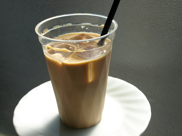 おうちコーヒー その12 (TakeOut アイスキャラメルラテ 他)_d0153062_08103151.jpg