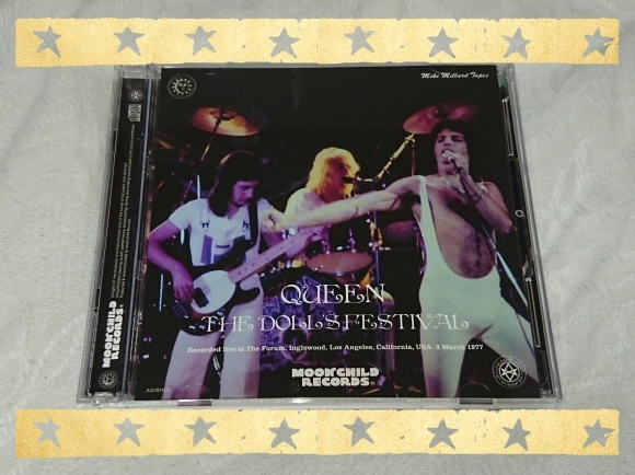 QUEEN / THE DOLL\'S FESTIVAL _b0042308_12271913.jpg