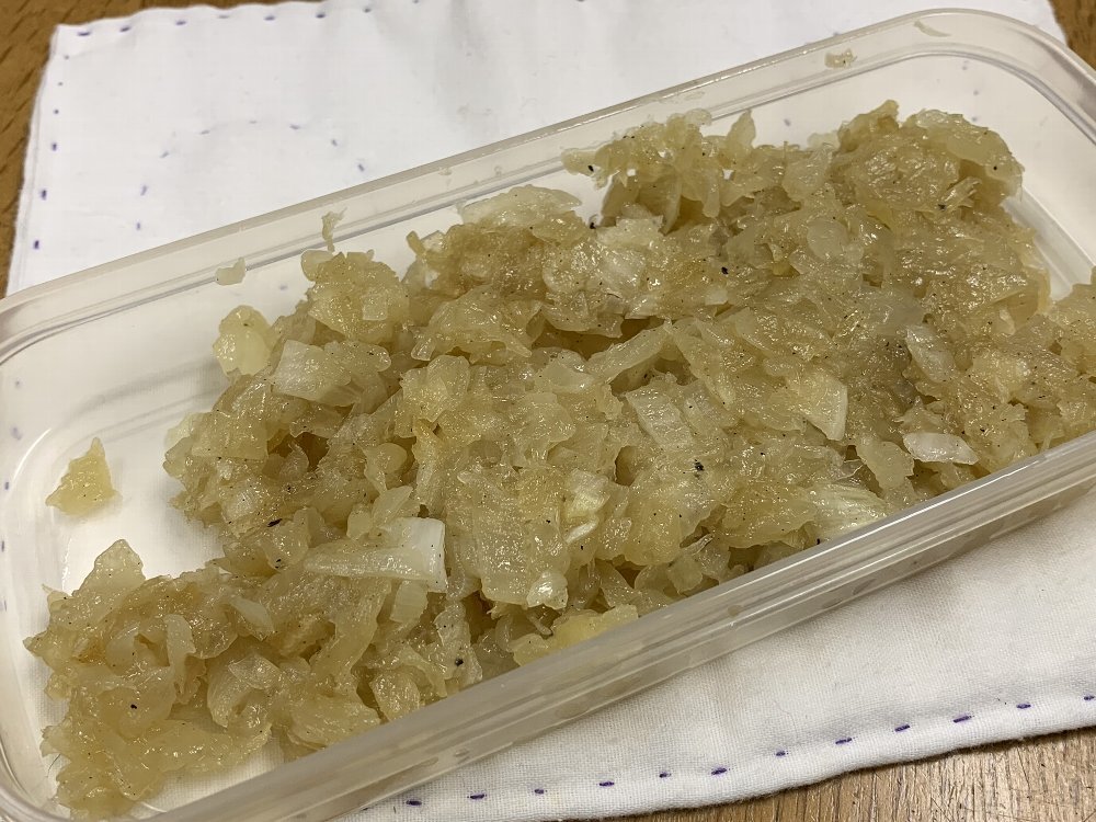 仕事しながら 仕事の合間に料理の仕込み ガジャのねーさんの 空をみあげて Hazle Cucu