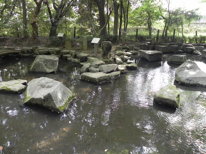 2020/4/23-30会社人生振り返り、玉川神社のへんなもの、陽気よくみんなマスクでウォーキング:感染者減ったと思ったら急増でGWへ_b0116271_20181660.jpg