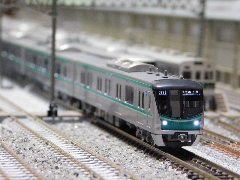 KATO 東京メトロ16000系 5次車 Amazon | KATO 木材 Nゲージ 東京メトロ 千代田線16000系 5次車