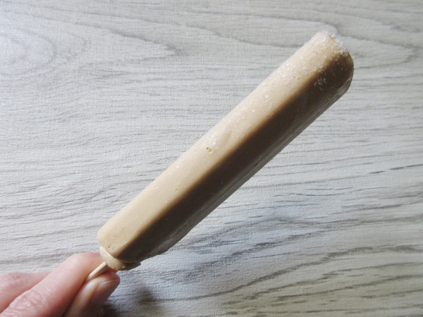 【シャトレーゼ】八ヶ岳契約牧場しぼりたて牛乳バー 珈琲_c0152767_15454897.jpg