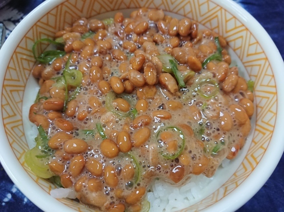 5/4宣言下27日目(休日17日目) 焼塩紅鮭辛口納豆定食@自宅_b0042308_15250461.jpg