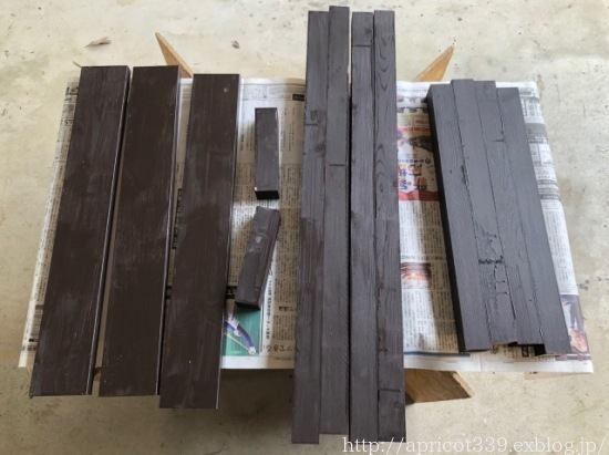 晩春の庭しごと DIYで小屋に置く棚づくり1_c0293787_17283356.jpg