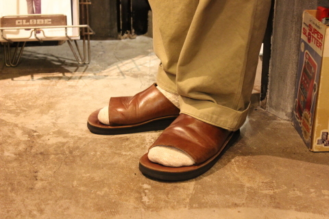 「THE SANDALMAN」 極上サンダル \"FREEMAN別注 SLIDERS CHROMEXCEL\" ご紹介_f0191324_08062639.jpg