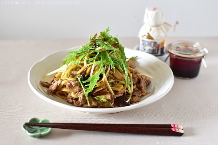 食べるラー油の先駆者 石垣島ラー油 で大人のピリ辛焼きそば ワタシの旅じかん Go Around The World 食べるラー油の先駆者 石垣島ラー油 で大人のピリ辛焼きそば ワタシの旅じかん Go Around The World