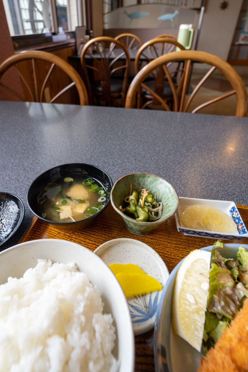  海賊料理 新漁丸で、エビフライ定食_a0077663_09083033.jpg