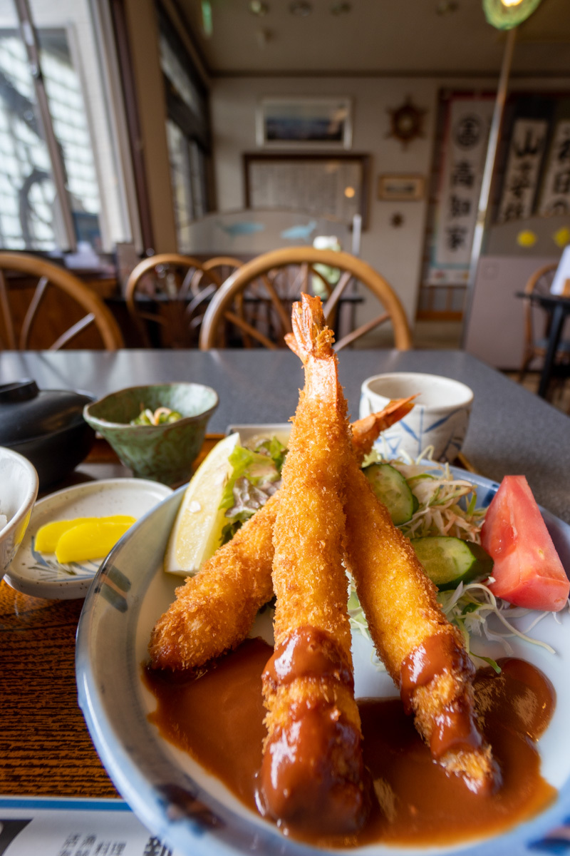  海賊料理 新漁丸で、エビフライ定食_a0077663_09083460.jpg