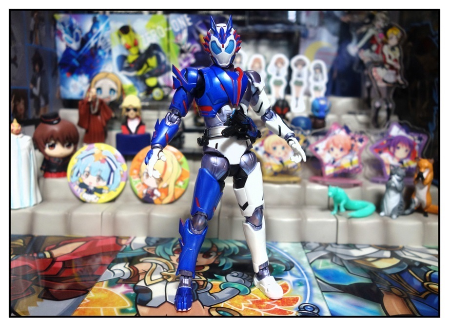 S.H.Figuarts 仮面ライダーバルカン シューティングウルフをレビュー【関節の造形がスゲーよ!!】_f0205396_00050009.jpg