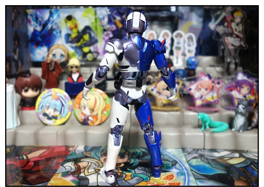 S.H.Figuarts 仮面ライダーバルカン シューティングウルフをレビュー【関節の造形がスゲーよ!!】_f0205396_00050128.jpg