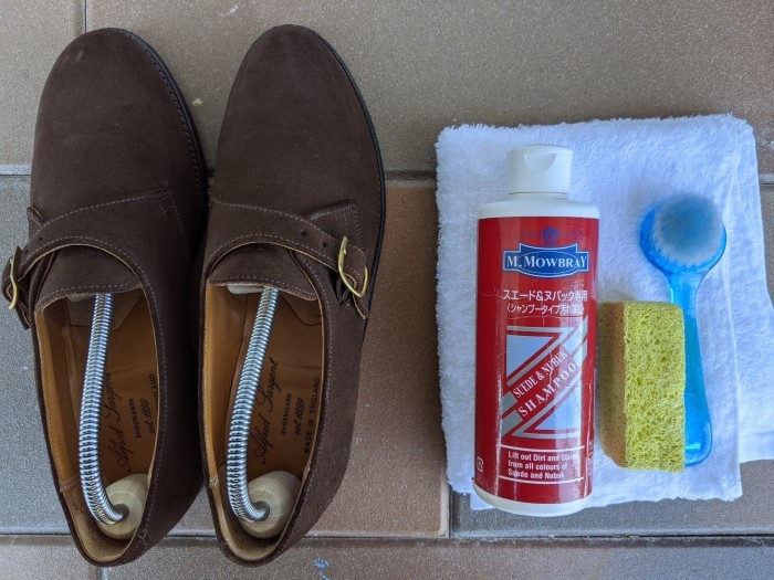 【おうちで靴磨き】使わないからこそ今、丸洗い！！_b0226322_11462751.jpg