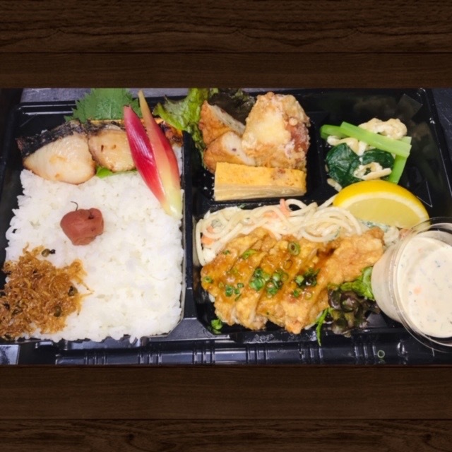 春吉店は今日からお昼限定でお弁当始めま〜す♪_f0232994_09422881.jpg