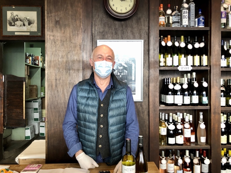 外出制限の日常〜7 53日目 59歳 ワイン店経営者 クリストフさんの場合_a0231632_01050472.jpeg