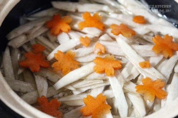 かまどさんで薬膳ごはん 花粉症のお悩みにごぼうご飯 スパイスと薬膳と かまどさんで薬膳ごはん 花粉症のお悩みにごぼうご飯 スパイスと薬膳と