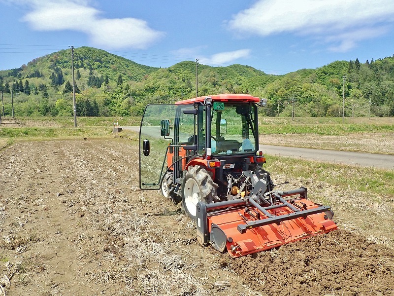 4日の午後は田起こし作業でした!_c0336902_18232843.jpg