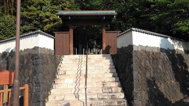 朝の散歩 東泉院、せぎわく、田宿川、善得寺等を回る今泉の歴史コース_f0141310_07515133.jpg