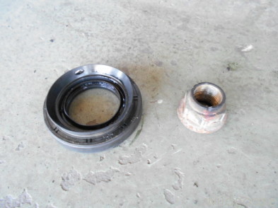 JB23ジムニー デフオイル漏れ修理中(・Ω・)ノ_c0213517_15435600.jpg