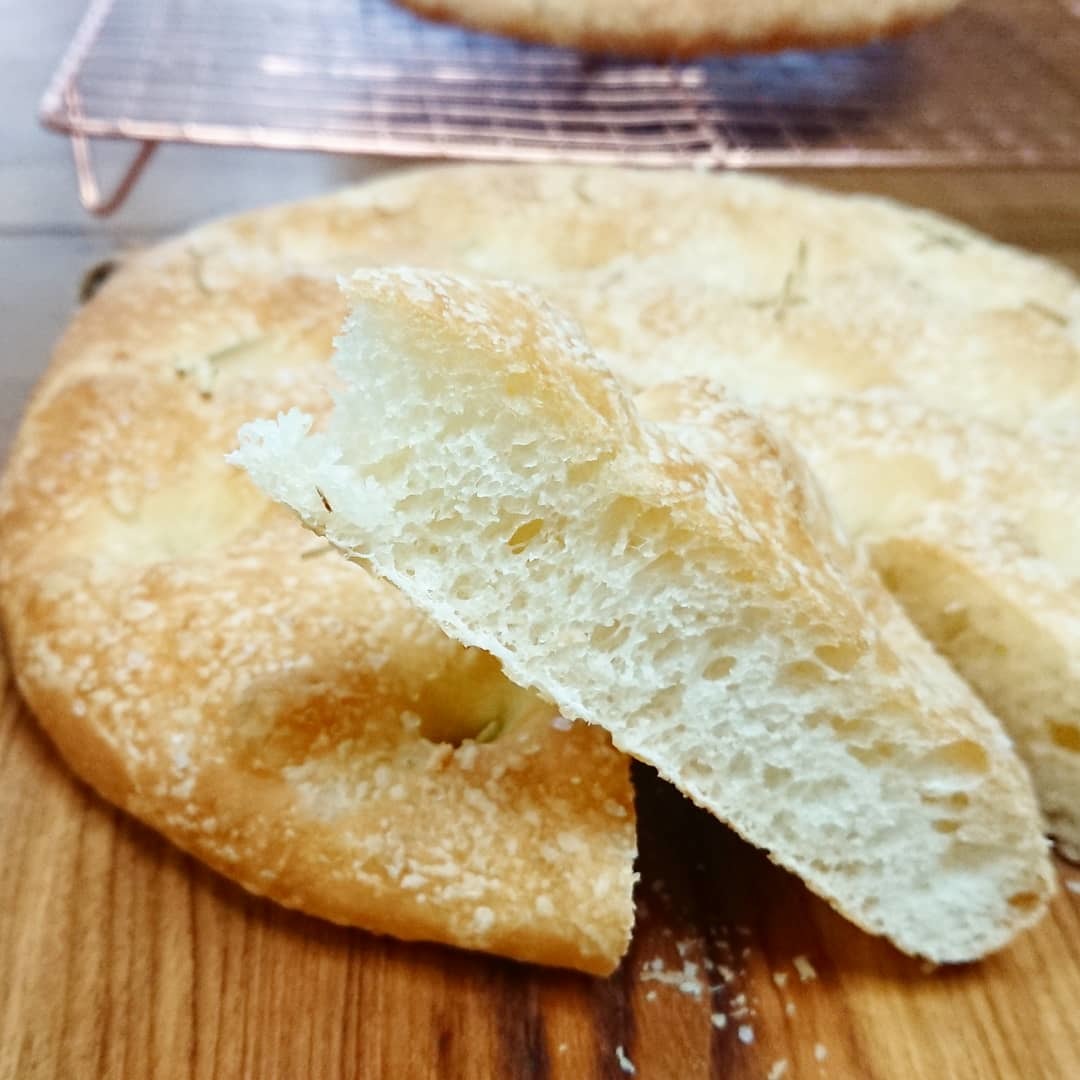 パンも焼きます🎵_a0113430_08194007.jpg