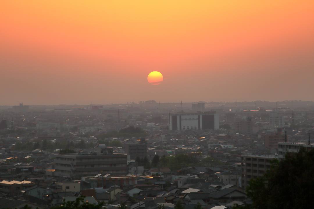 ツツジと夕焼け_e0403850_23141868.jpg