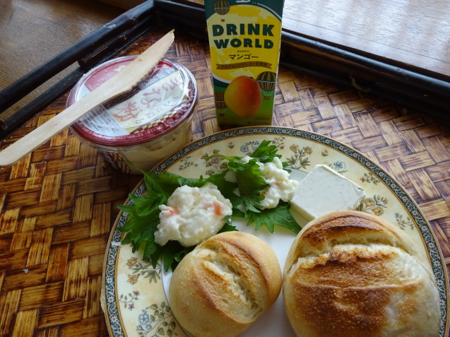 今朝の焼きたてパン(冷凍)_b0405262_07391566.jpg