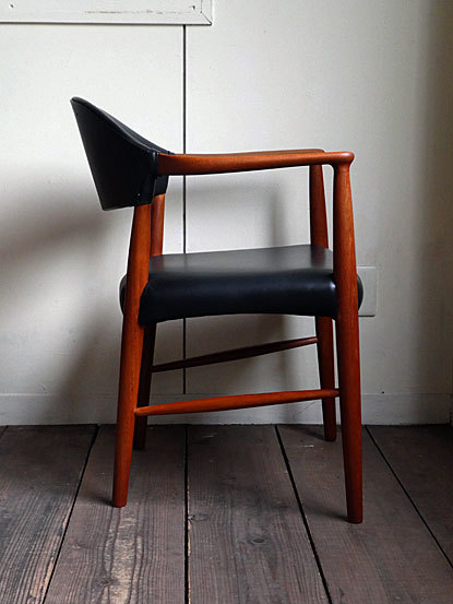 Kurt Olsen Arm chair_c0139773_00561197.jpg