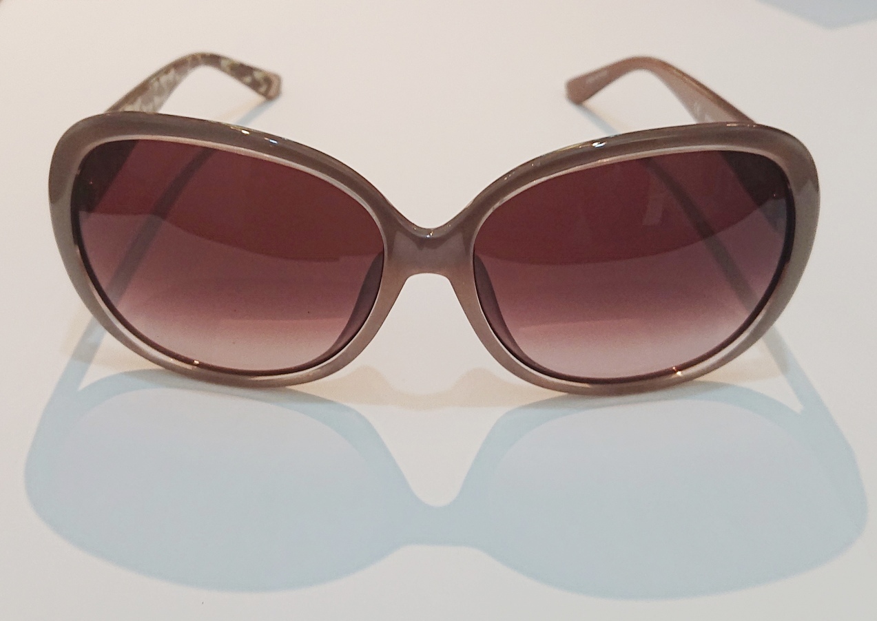 Salvatore Ferragamoのサングラス入荷😎_b0321285_17435377.jpeg