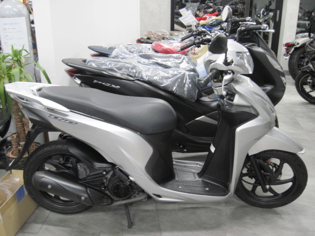 Dio110の中古車 バイクの横輪